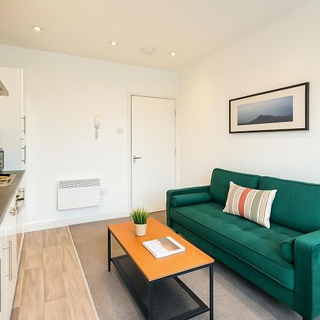 2 Bedroom Apartment Near City Centre, Uni & Parks! Кардифф Экстерьер фото