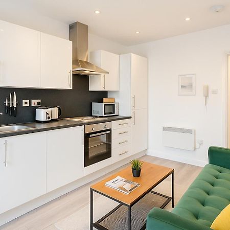 2 Bedroom Apartment Near City Centre, Uni & Parks! Кардифф Экстерьер фото