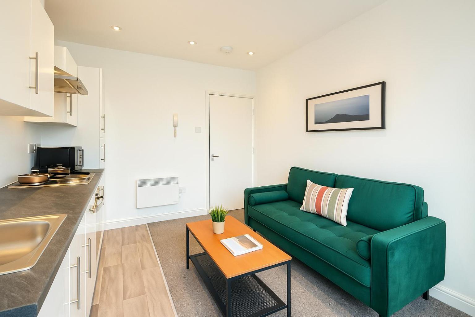 2 Bedroom Apartment Near City Centre, Uni & Parks! Кардифф Экстерьер фото