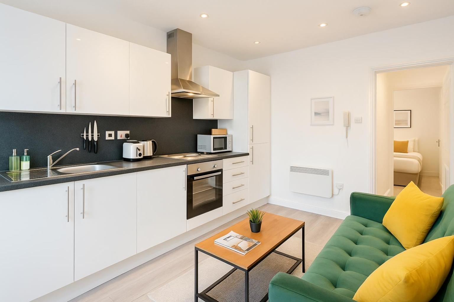 2 Bedroom Apartment Near City Centre, Uni & Parks! Кардифф Экстерьер фото